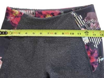 Stylish High-Waisted Leggings with Floral Accents - Thumbnail 7
