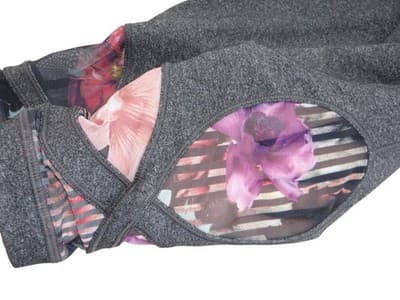 Stylish High-Waisted Leggings with Floral Accents - Thumbnail 5
