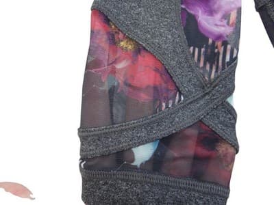 Stylish High-Waisted Leggings with Floral Accents - Thumbnail 3