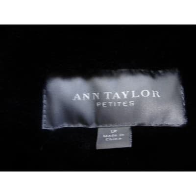 Ann Taylor Petites Black Faux Fur Collar Zip Vest Women Size LP - Thumbnail 2