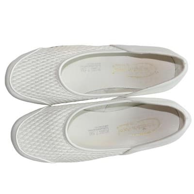 Stretch'n Form by Beacon Women's White Quilted Flats size 7.5 - Thumbnail 4
