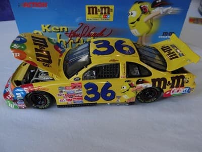 Ken Schrader #36 1/24 Action Nascar M&M's car - Thumbnail 4