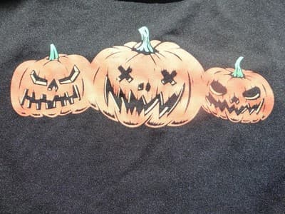 Black Women's Crop Tank Top with Halloween Pumpkin Print - Thumbnail 4