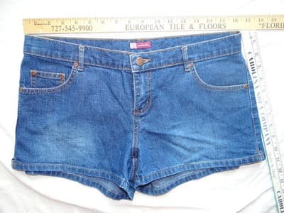 Vintage Women's Denim Shorts by Outlooks Size 11 - Thumbnail 5