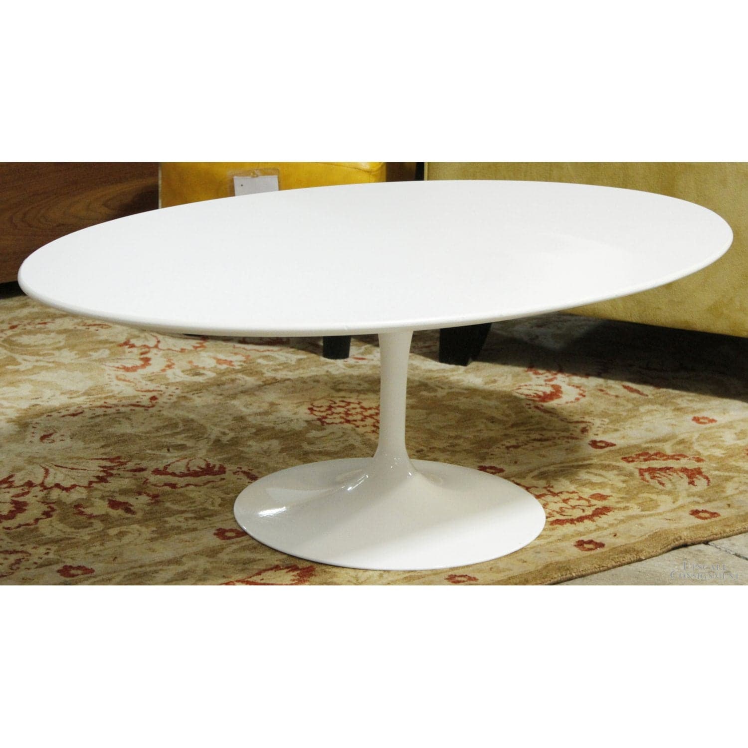 Knoll White 'Saarinen' Oval Coffee Table - White - Thumbnail 2