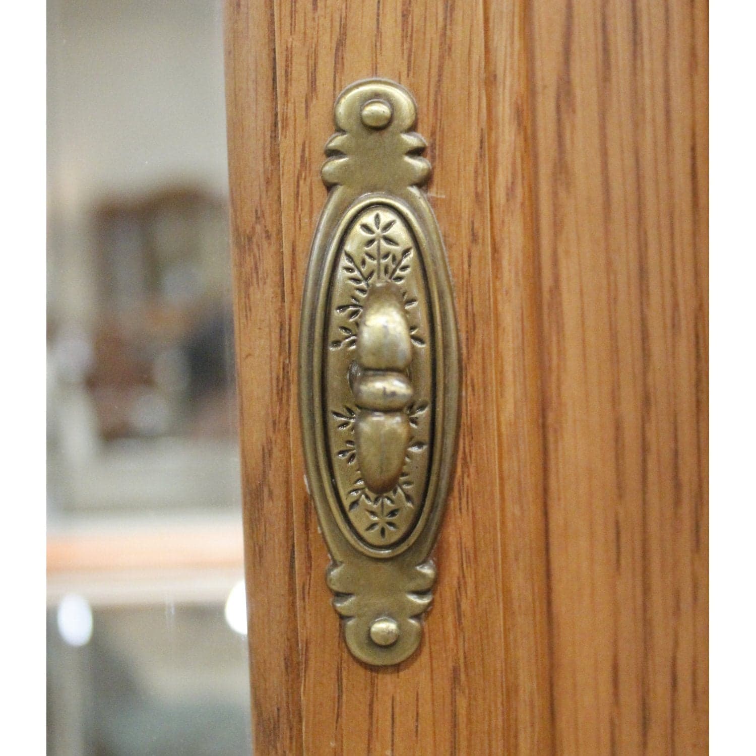 Cochrane Oak China Cabinet - Thumbnail 6
