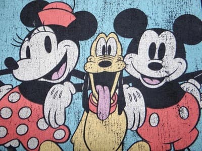 Disney Mickey and Friends 1928 Graphic T-Shirt Medium Minnie Mickey Pluto - Thumbnail 3