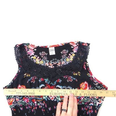 Bila Black Floral Crochet Neck Sleeveless Crop Top Womens Size M - Thumbnail 5