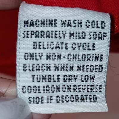 Pooh Felt a Laugh Coming On Red Graphic T Shirt Size S - Thumbnail 3