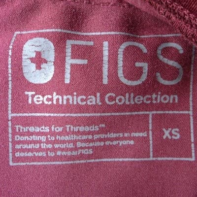 FIGS Technical Collection Burgundy Cargo Scrub Pants Women XS Straight Leg - Thumbnail 2