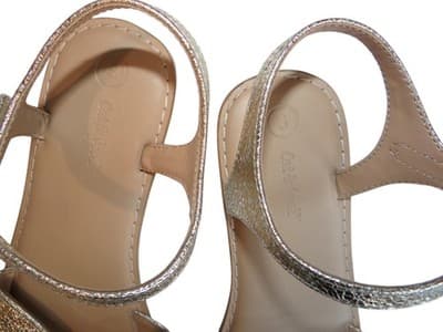 Chic Gold Metallic Bow Sandals - Thumbnail 3