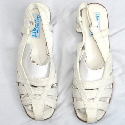 Classique Sport Women's White Strappy Wedge Sandals Size 7M - Thumbnail 3