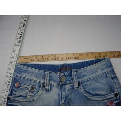 Y2K Vintage ZANADI Denim Shorts Distressed Floral Embroidered Cuffed Blue Sz 9 - Thumbnail 2