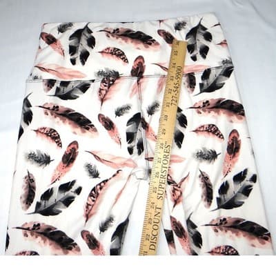 Leggings Depot Plus Size Feather Print High Waisted Athletic Leggings - Thumbnail 6