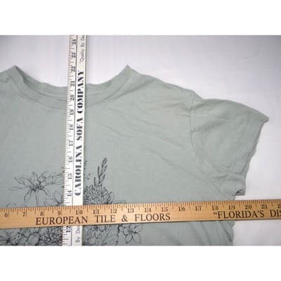 Doe Floral Bouquet Graphic T-Shirt Women's Size Small Sage Green Cotton - Thumbnail 5