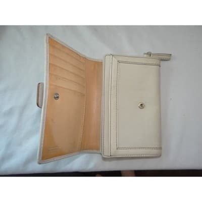 Coach Soho Buckle Trifold Wallet Off-White Leather Tan Stitching 2383 - Thumbnail 2