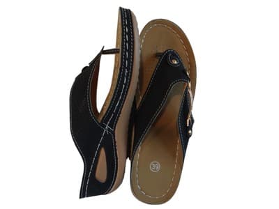 Stylish Women's Black Flip-Flop Sandals with Decorative Buckle - Thumbnail 5