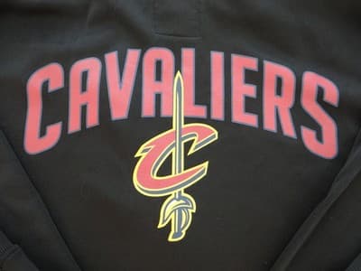 Cleveland Cavaliers Men's Black Full-Zip Hoodie - Thumbnail 6