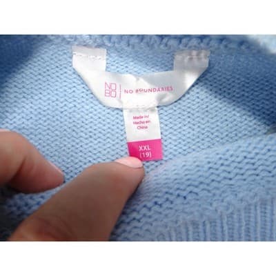 NO BOUNDARIES Light Blue Yin Yang Distressed Knit Cropped Sweater Women's XXL - Thumbnail 2