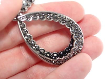 Elegant Black & Silver Teardrop Necklace with Matching Earrings - Thumbnail 4