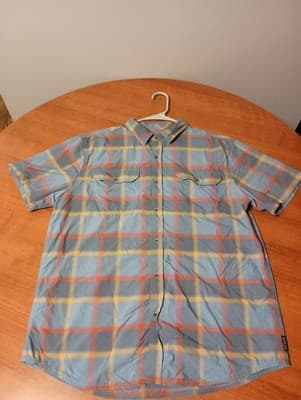 Prana Men Shirt Size Large Blue Short Sleeve Plaid Button Up Polyester Cotton