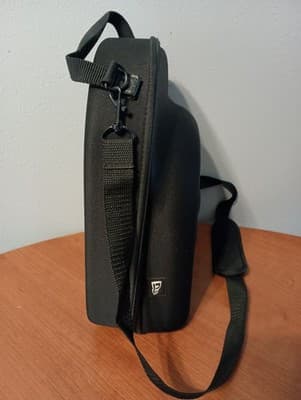 NEW ERA BASEBALL HAT TRAVEL CARRY CASE HARD COVER FOR 6 HATS - Thumbnail 3