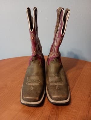 Ariat womens Tombstone Western Boots - Broad Square Toe size 7B maroon - Thumbnail 2