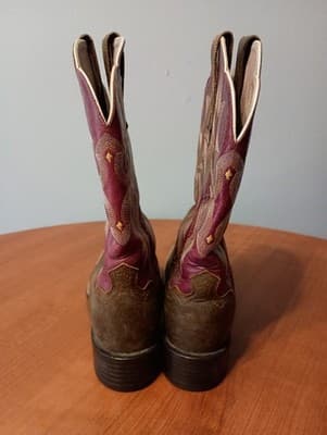 Ariat womens Tombstone Western Boots - Broad Square Toe size 7B maroon - Thumbnail 4