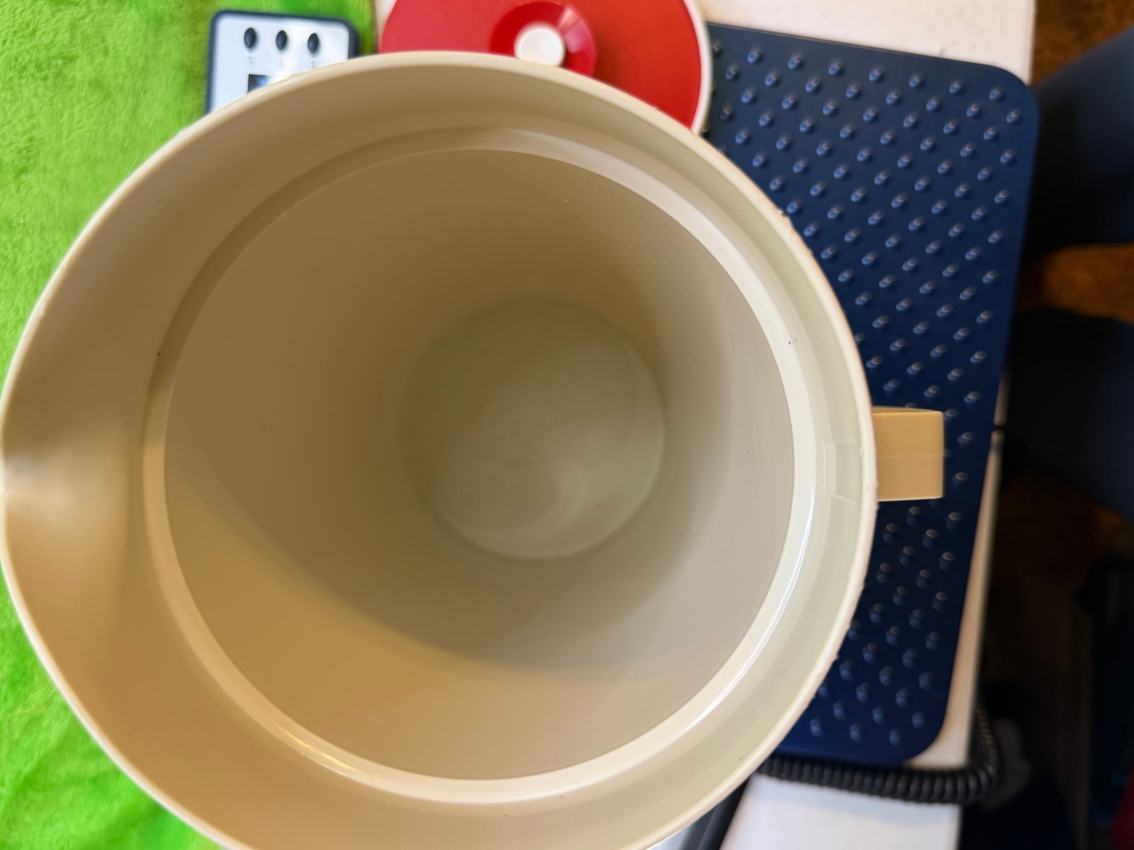 Vtg Tupperware 2Qt Pitcher #800-6 Almond Gold Print w/ Red Lid - Thumbnail 4
