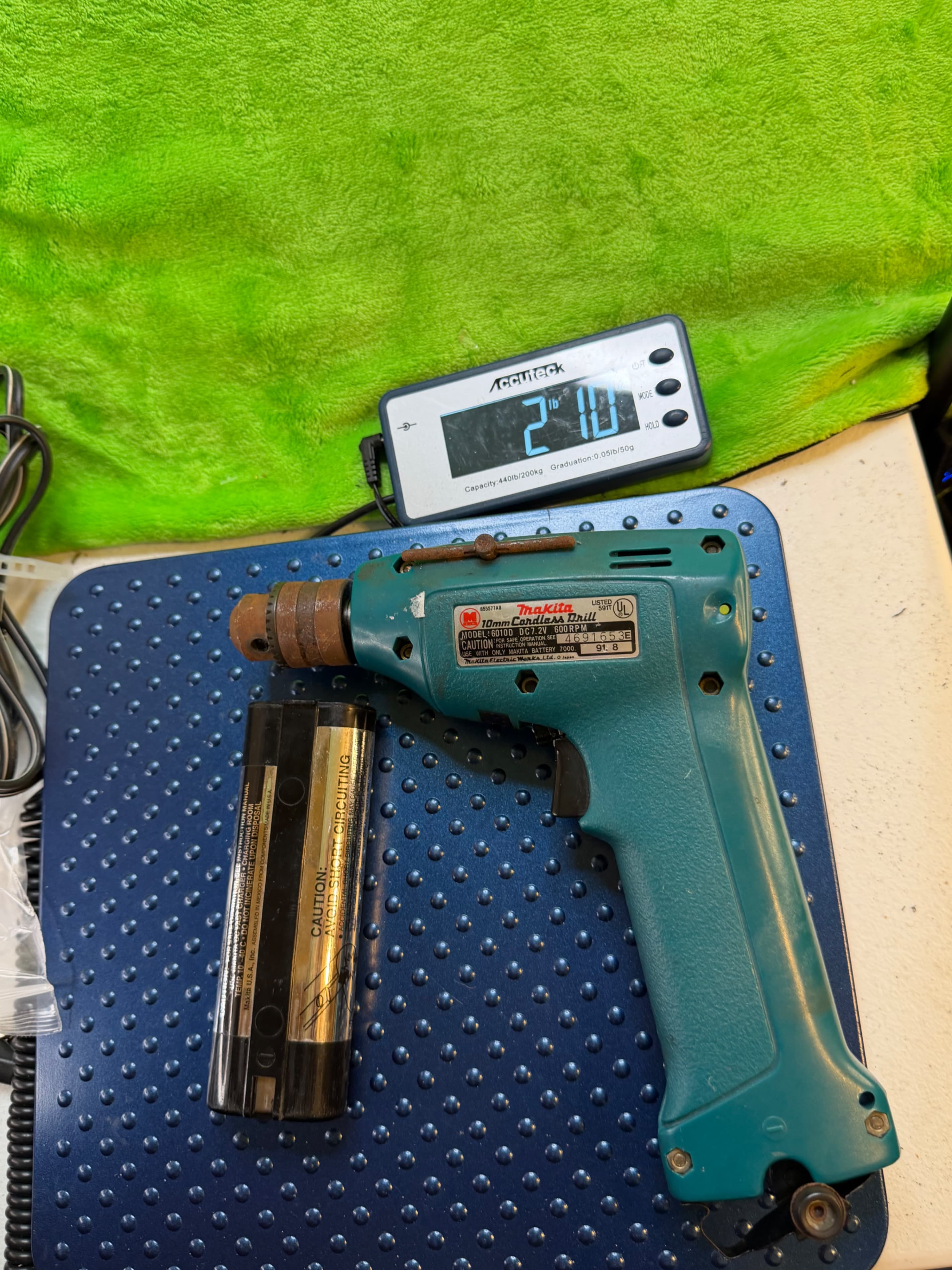 Makita 6010D 7.2V 10mm Cordless Drill w/ Battery No Charger - Thumbnail 2