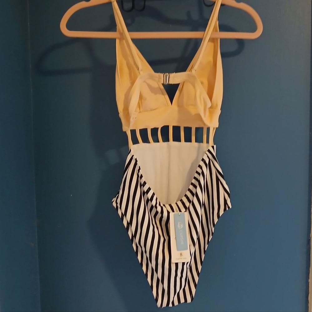 Cupshe NWT Swim Suit Bathing Suit~ One-piece Size S - Thumbnail 2