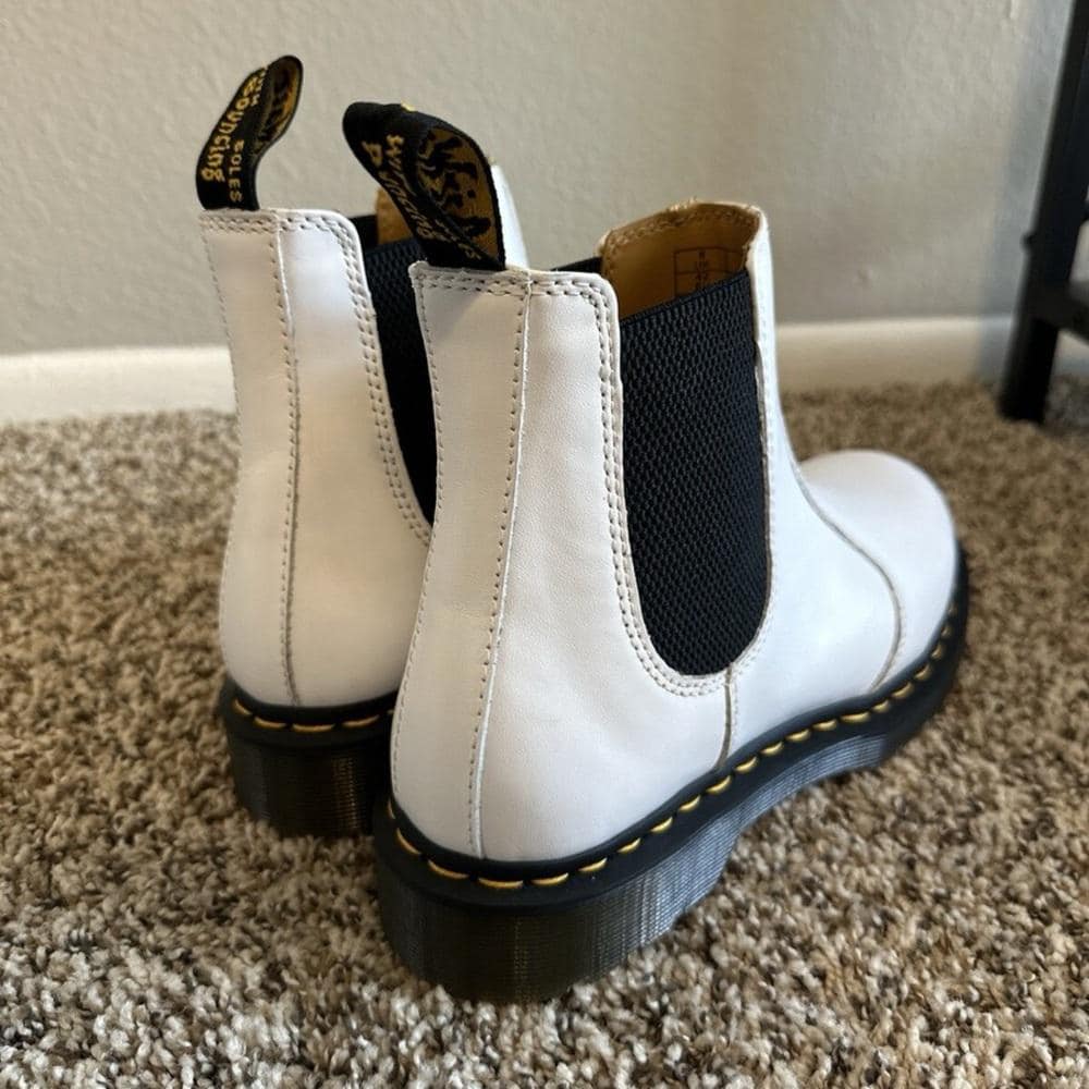 Dr Martens, Elastic Side Chelsea Boot- White Size 7 - Thumbnail 2