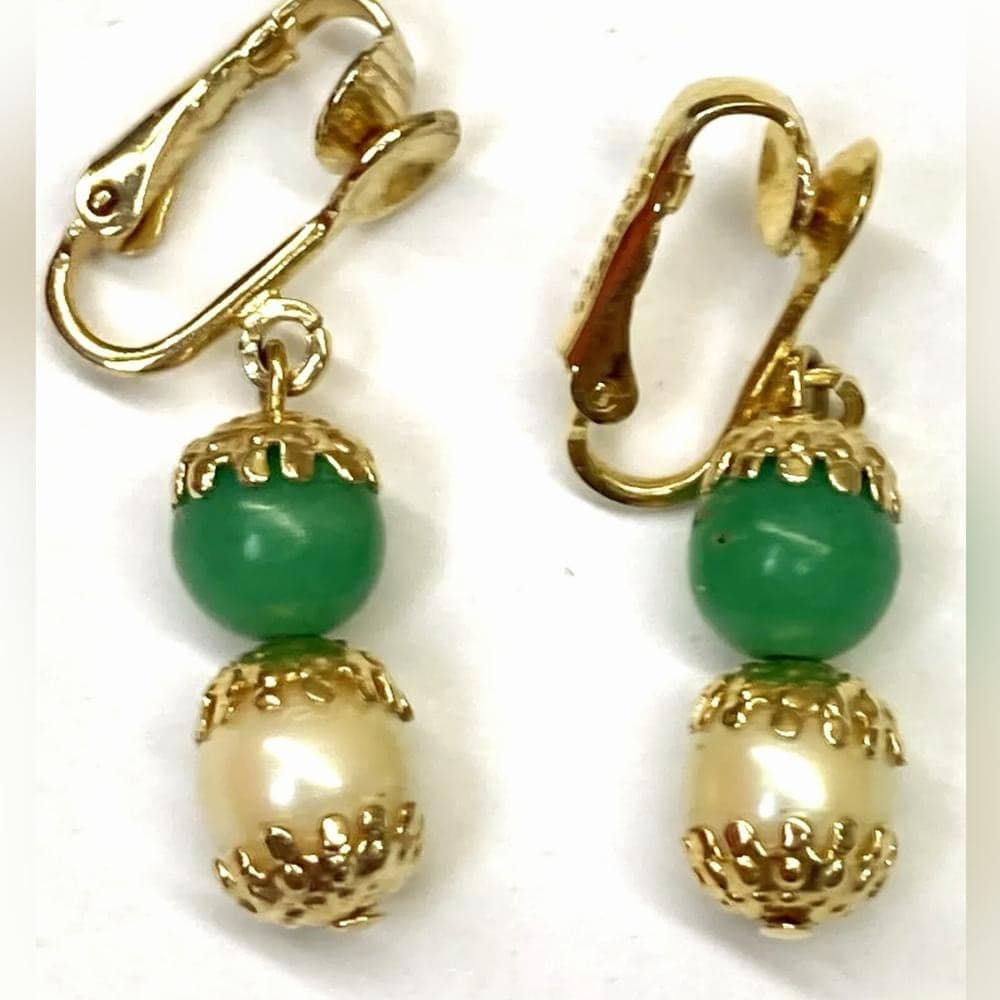 CELEBRITY vintage jade & pearl clip earrings - Thumbnail 3