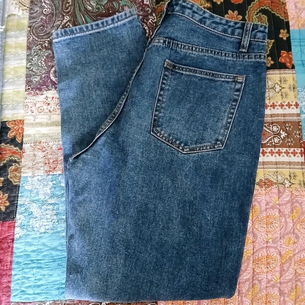 Pretty Little Thing Mom Jeans~ Size 8 - Thumbnail 2