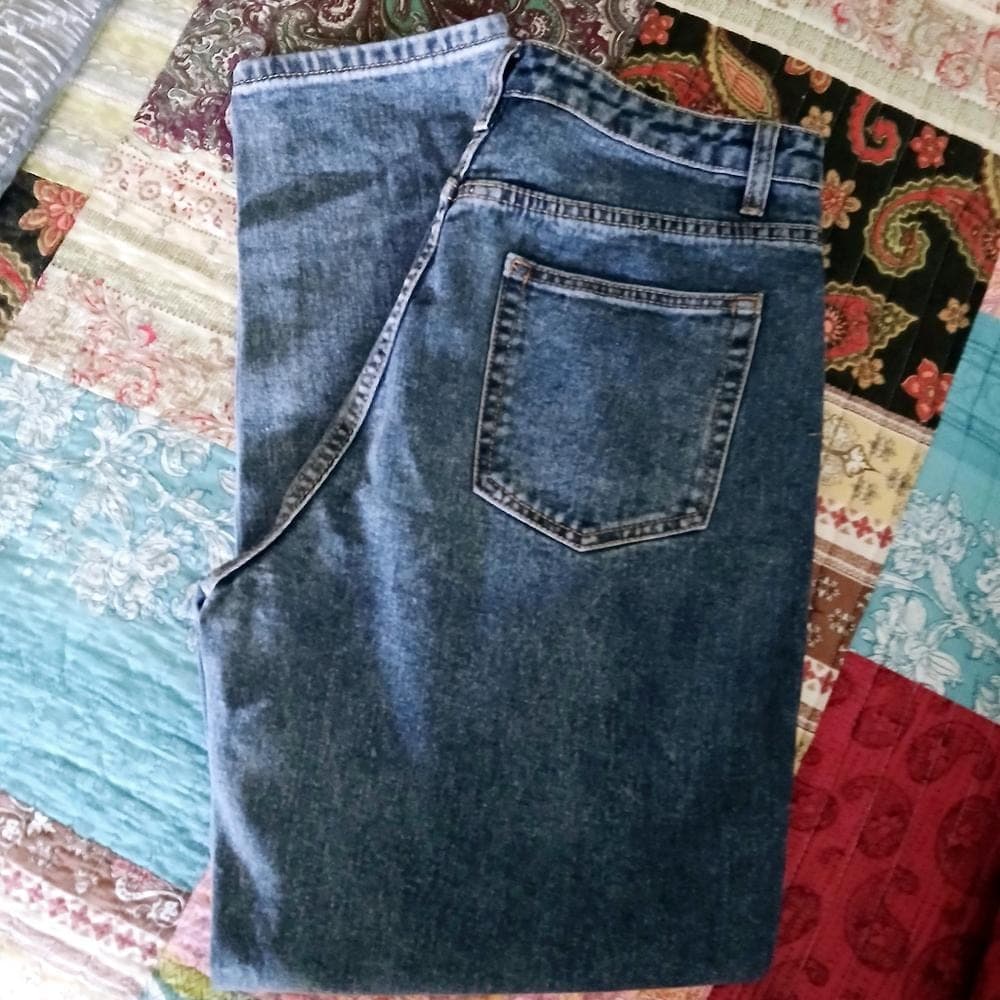 Pretty Little Thing Mom Jeans~ Size 8 - Thumbnail 3