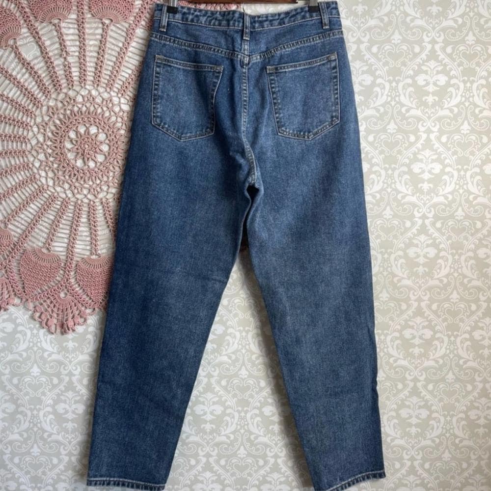 Pretty Little Thing Mom Jeans~ Size 8 - Thumbnail 4