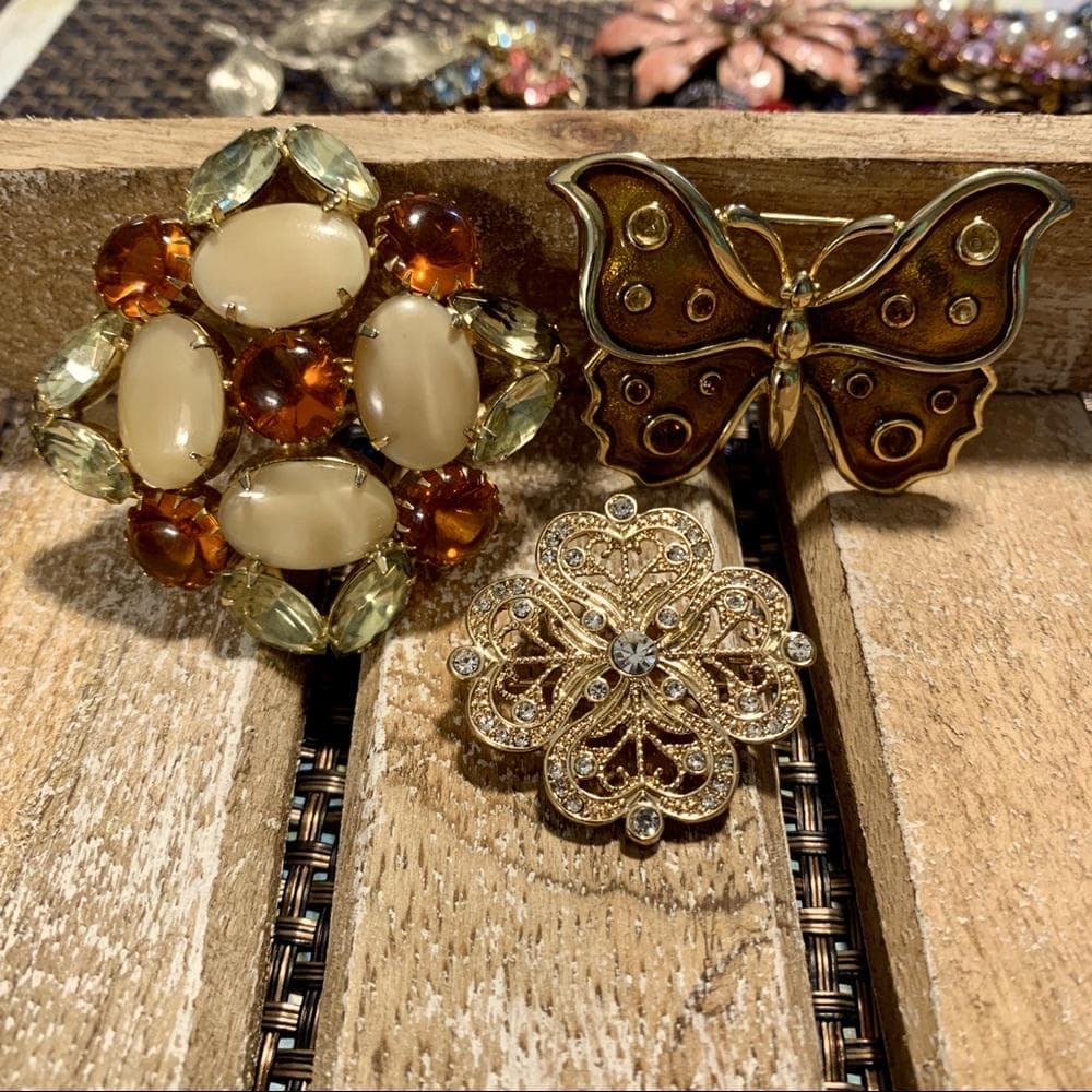 Vintage Delizza & Elster Amber/Clear/Milky Rhinestone and Cabochon Juliana Brooch - Thumbnail 2