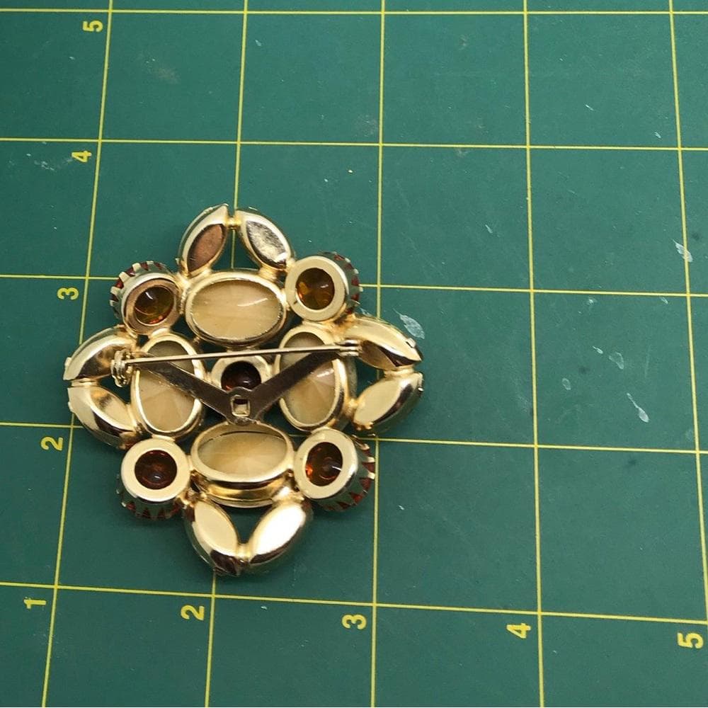 Vintage Delizza & Elster Amber/Clear/Milky Rhinestone and Cabochon Juliana Brooch - Thumbnail 7