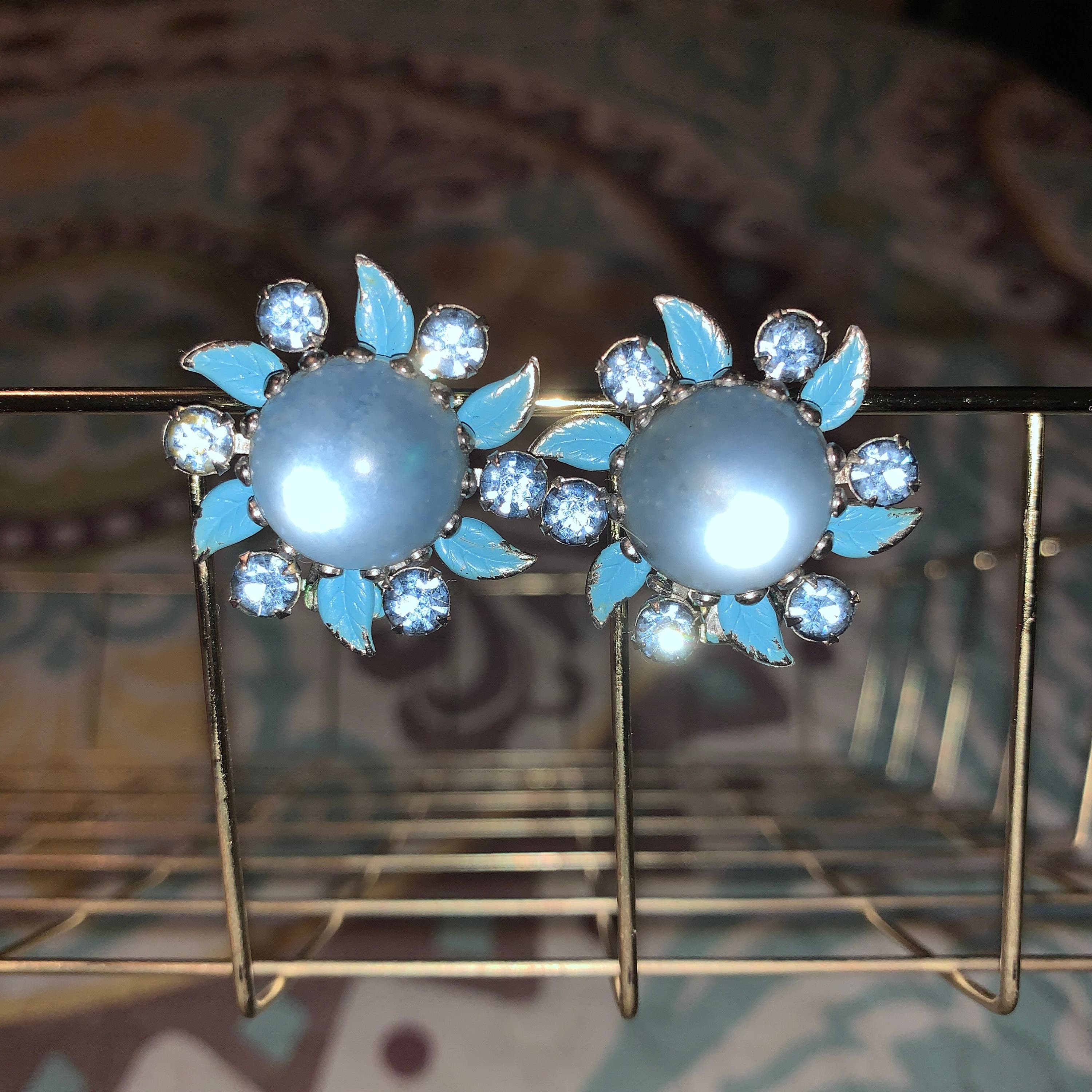1960’s Vintage & Gorgeous Blue Rhinestone and Frosted Glass Clip Earrings - Thumbnail 3