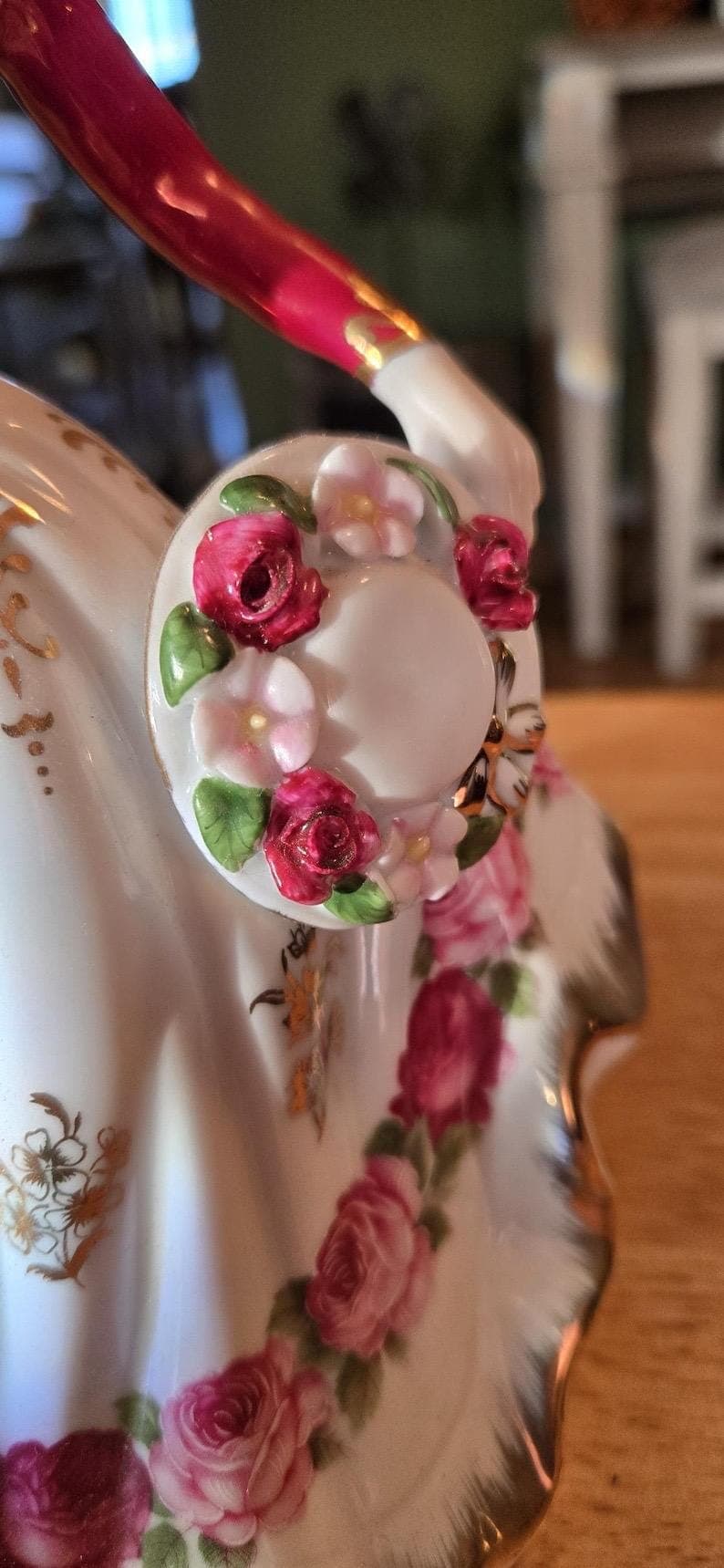 Vintage Victorian-style porcelain figurine~ pink cabbage rose lady - Thumbnail 3