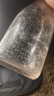 Tilton's City Dairy 805 Second Ave Asbury Park N.J. Quart Milk Bottle - Thumbnail 2