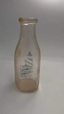 Blue Spruce Dairy Freehold NJ New Jersey one quart milk bottle ( rare) - Thumbnail 2