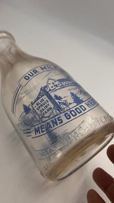 Blue Spruce Dairy Farm Freehold NJ New Jersey one quart milk bottle ( rare) - Thumbnail 3