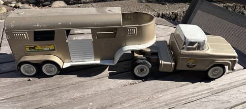 Vintage 1960’s Nylint #6300 “Thoroughbred Farms” Pressed Steel Horse Truck & Trl - Thumbnail 4