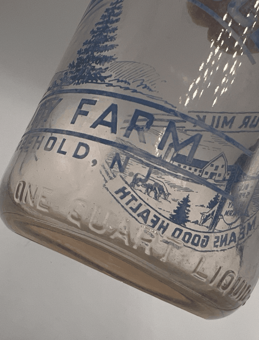Blue Spruce Dairy Farm Freehold NJ New Jersey one quart milk bottle ( rare) - Thumbnail 4
