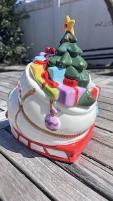 DR. SEUSS HOW THE GRINCH STOLE CHRISTMAS HAND PAINTED CERAMIC COOKIE JAR SLEIGH - Thumbnail 2