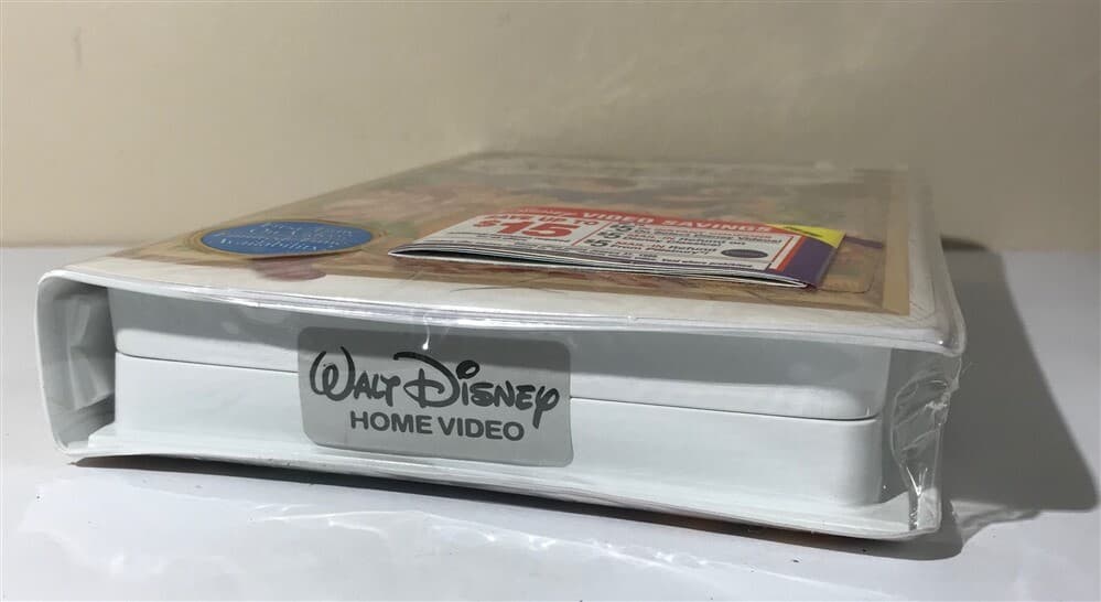 Snow White and the Seven Dwarfs (VHS, 1994) Masterpiece Collection SEALED - Thumbnail 2