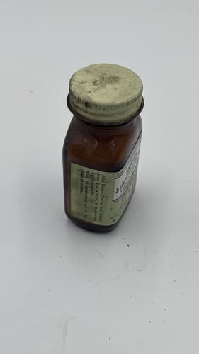 Vintage 1940's Eli Lilly BISMUTH SUBNITRATE Medicine Bottle for display - Thumbnail 3