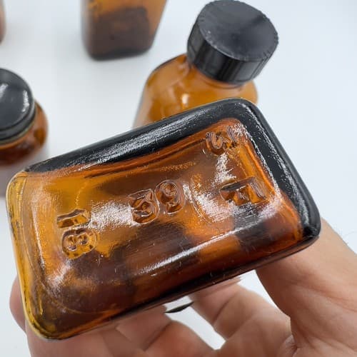 Lot of 5 Early Amber Apothecary Medicine Bottles with lids Early 1900's - Thumbnail 7