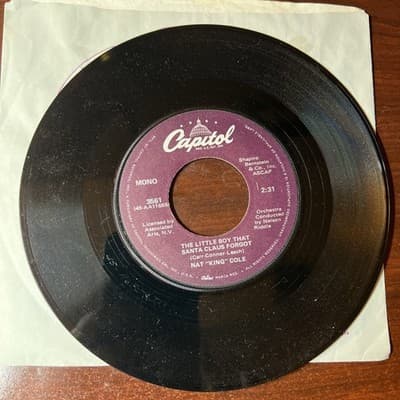 NAT "KING" COLE-VG+ 45 The Little Boy That Santa Claus Forgot/The Christmas Song - Thumbnail 2